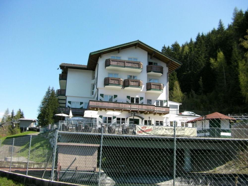 Hotel Hahnbaum Sankt Johann im Pongau Exterior photo